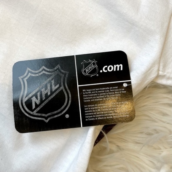 Hanes NHL Winnipeg Jets Logo Hockey T-Shirt Size Large (L) NWT - Picture 3 of 6